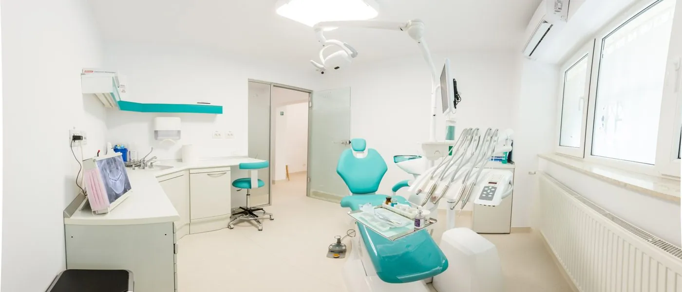 Cabinet stomatologic modern — sala de tratament